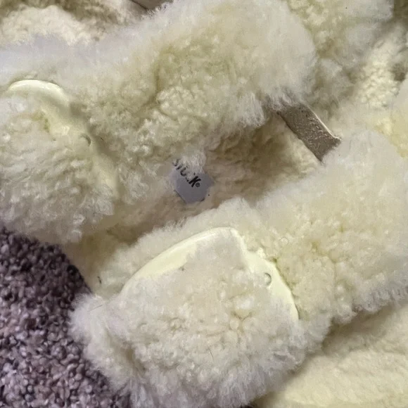 Birkenstock Arizona Big Buckle Teddy Sandals
New without tags - Picture 5 of 7